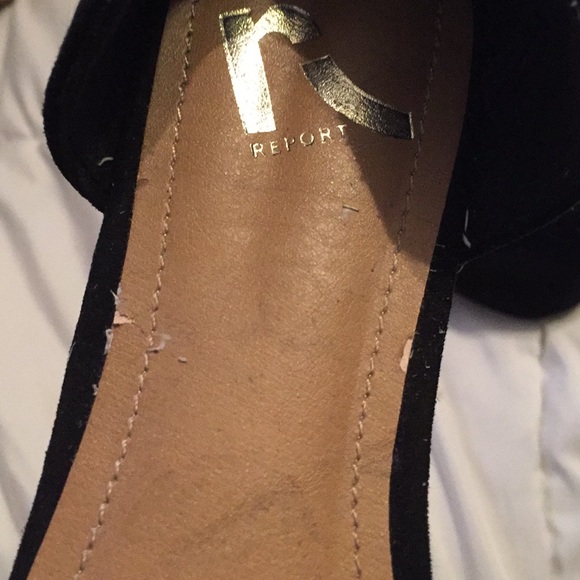 Black Bow Flats. Size 7 - Picture 3 of 4